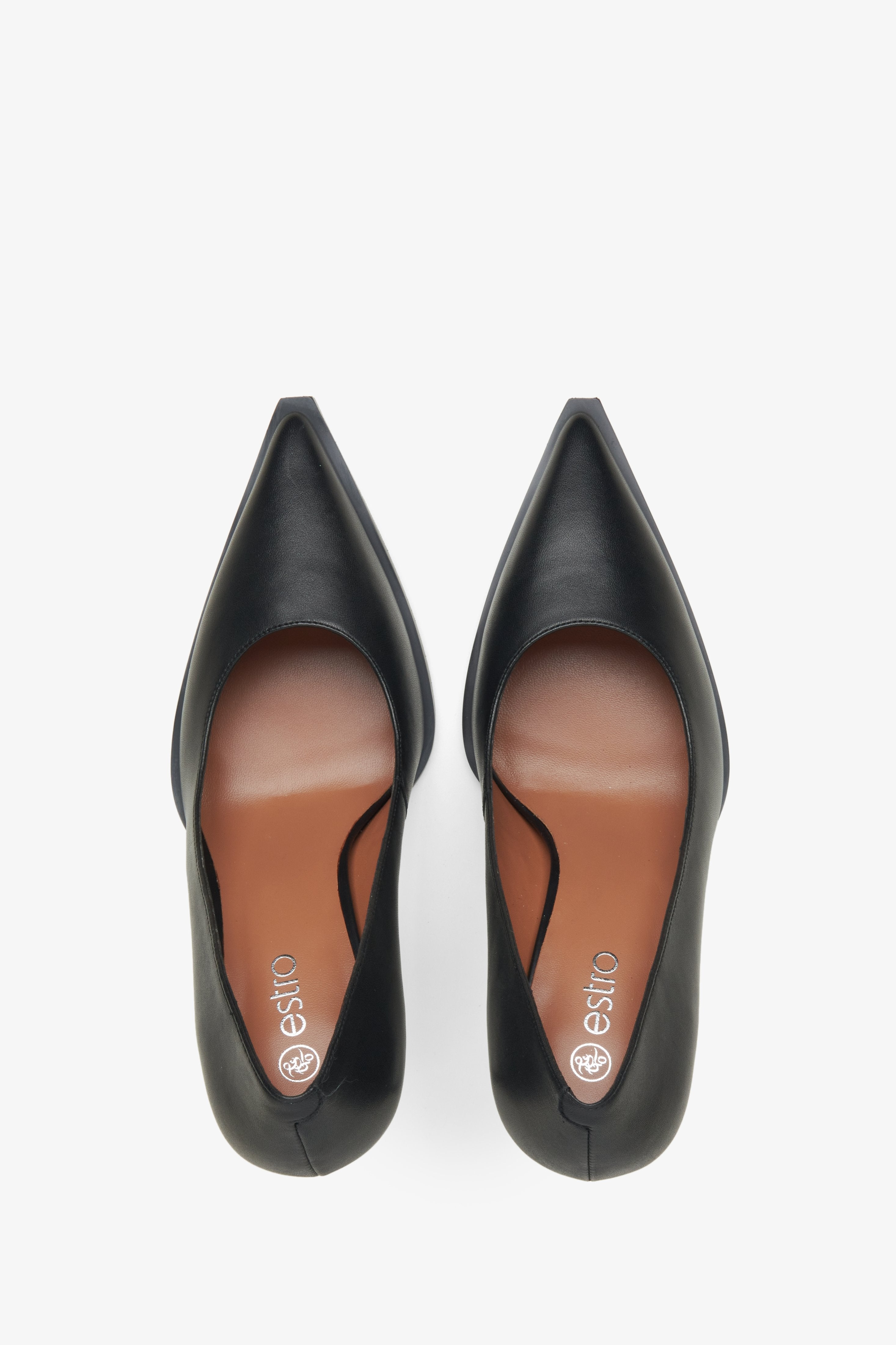 Women's black pointed-toe pumps made of genuine leather by Estro - top view presentation of the model.