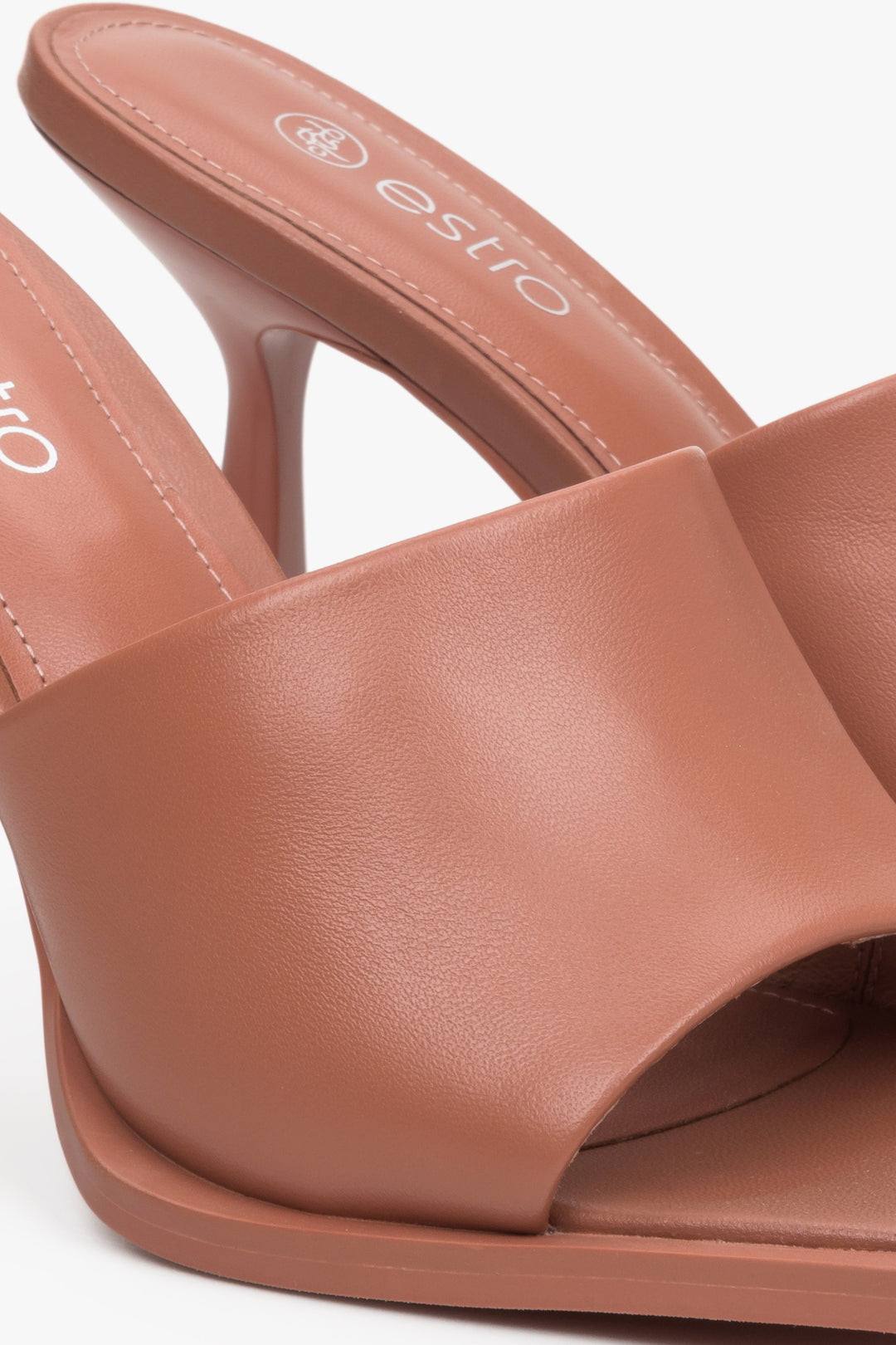 Estro brown leather stiletto mules for women - a close up on details.