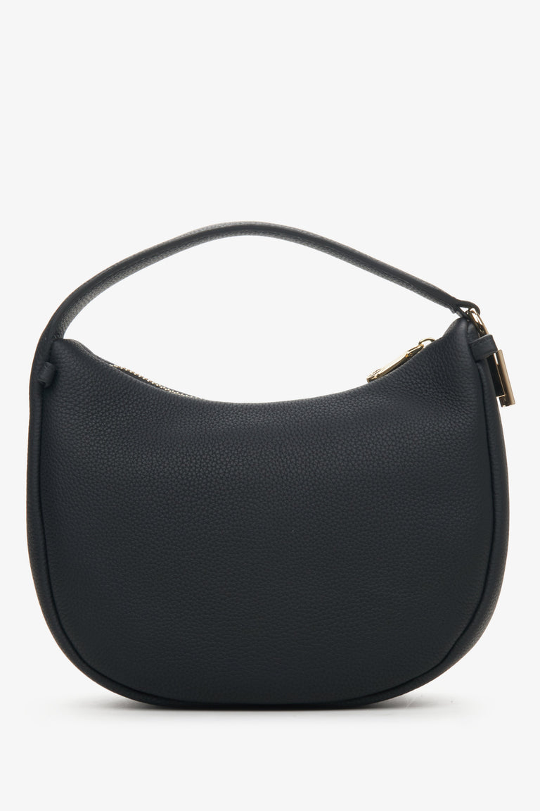 Leather women's crescent-shaped handbag by Estro in black color.