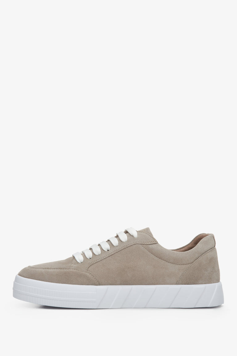 Men's beige sneakers made of genuine suede by Estro - profile view of the shoe.