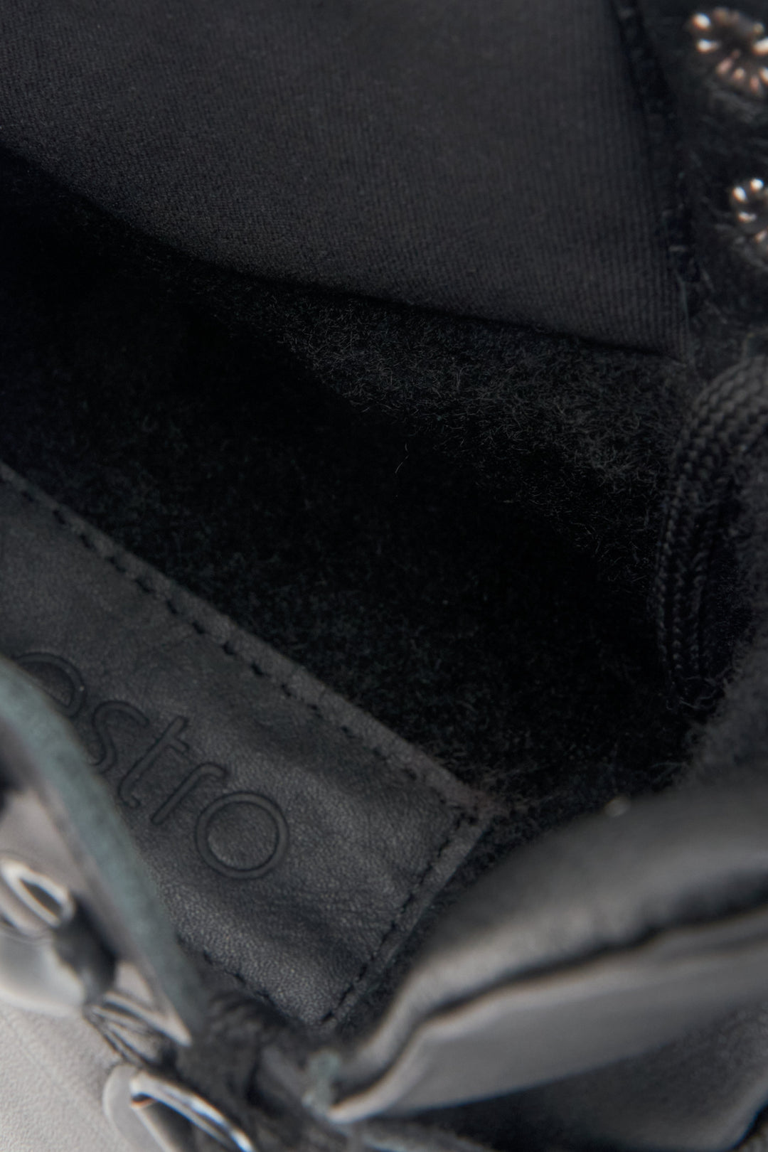 Men's black Estro boots made of genuine leather.