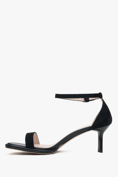 Stylish black Estro women's sandals, made of high-quality genuine leather, featuring a comfortable heel.