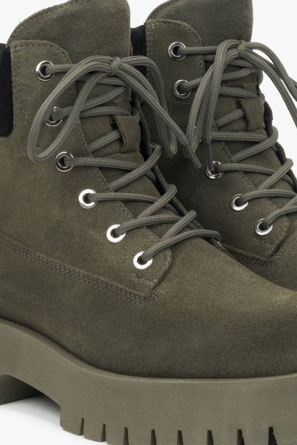 Dark green lace-up women's ankle boots by Estro - close-up of the details.