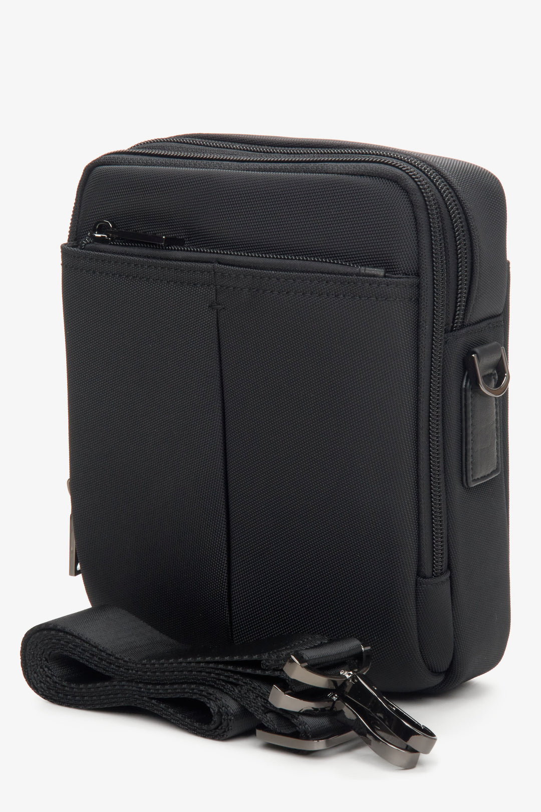 Men's black bag by Estro with an adjustable strap.