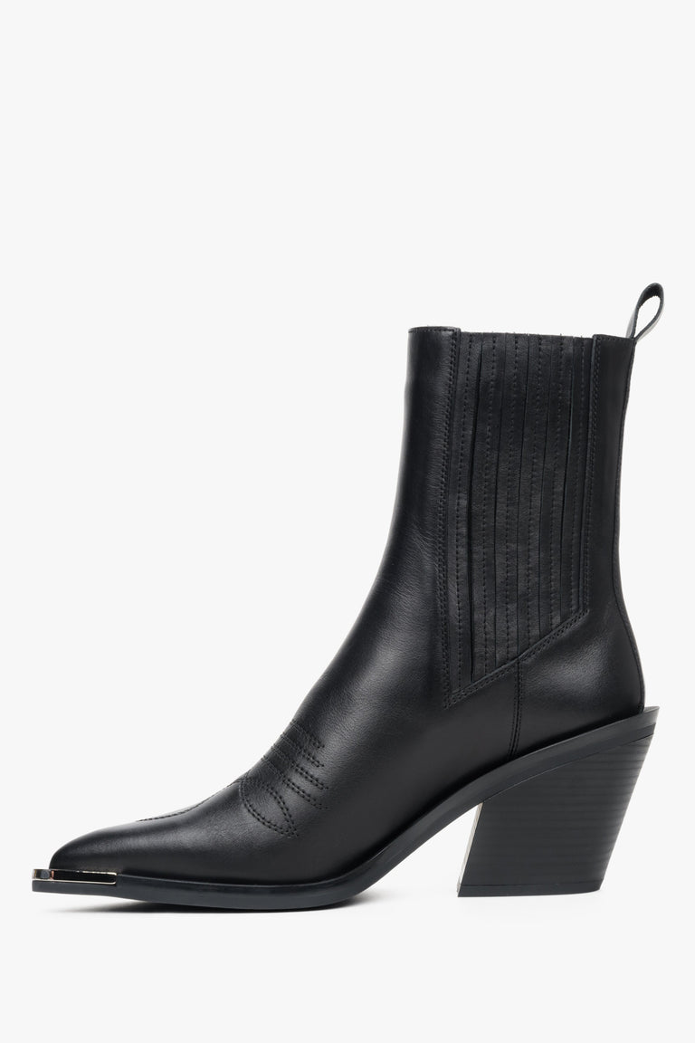 Estro black elevated women's cowboy boots - side profile of the shoe.