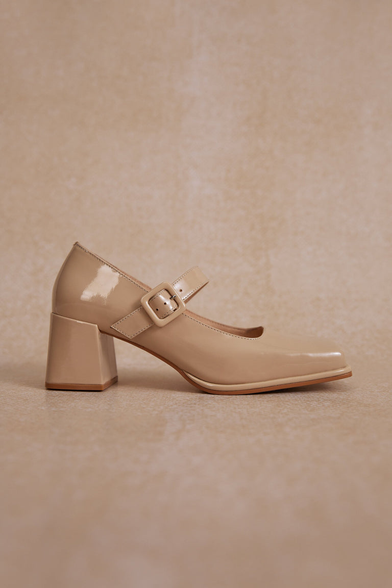 Women's Beige Mary Jane Pumps made of Patent Genuine Leather Estro ER00114168.