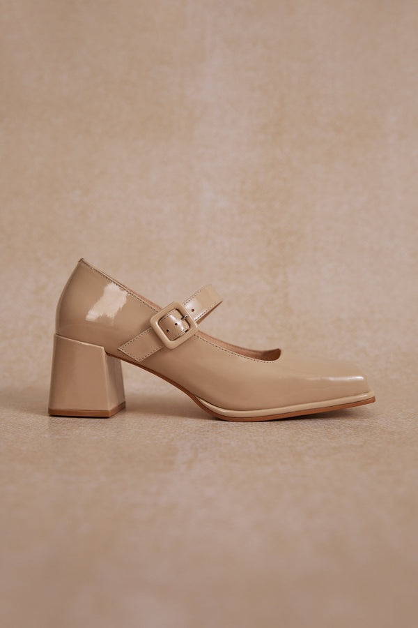 Women's Beige Mary Jane Pumps made of Patent Genuine Leather Estro ER00114168.