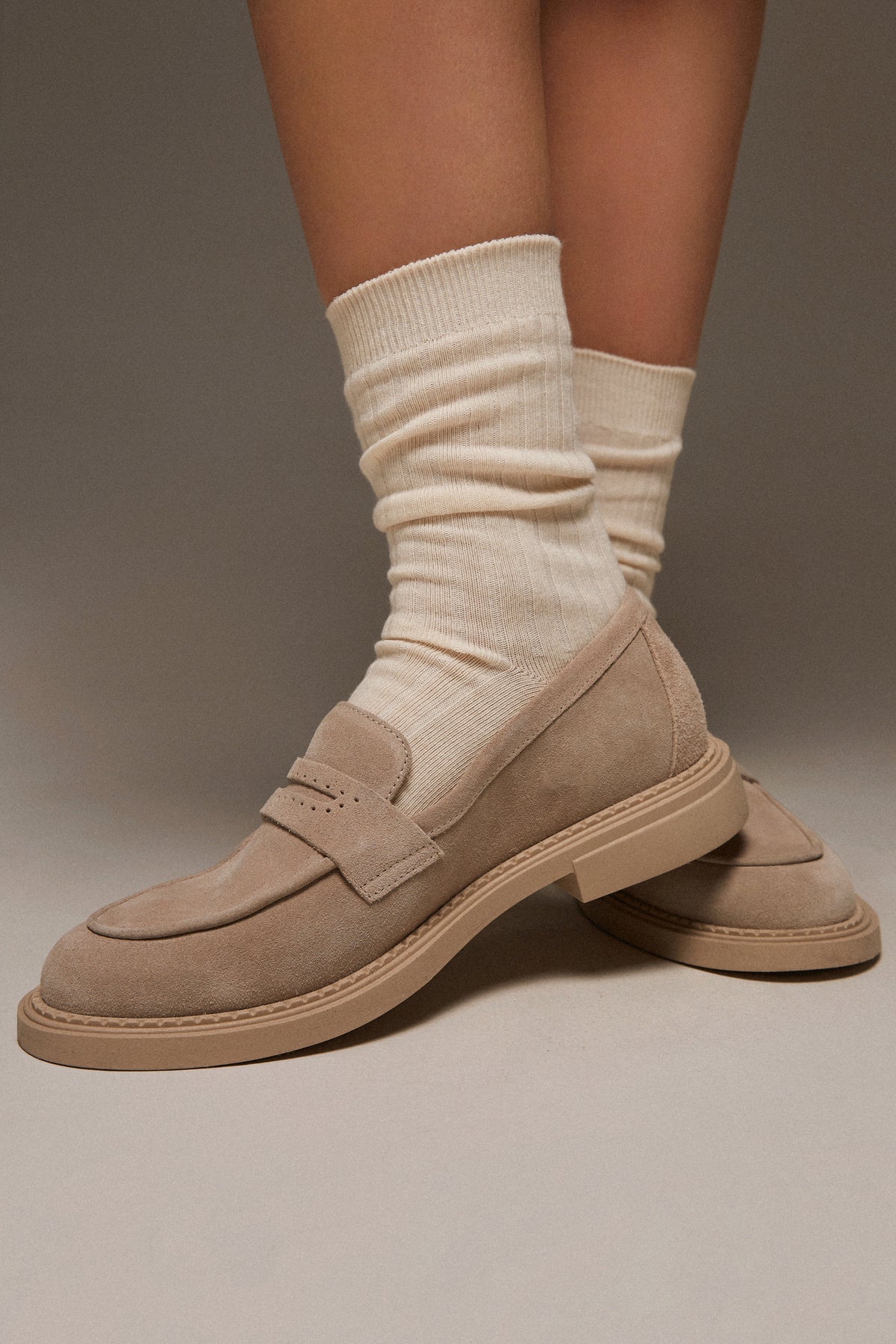 Women's Beige Penny Loafers made of Genuine Velour Estro ER00114534