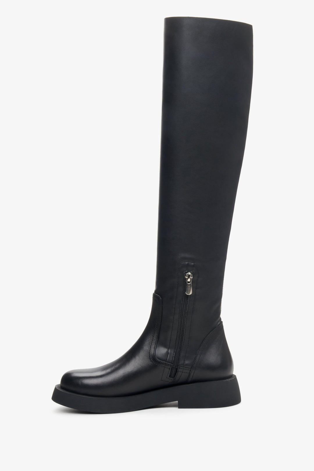 Black leather knee-high boots Estro - shoe profile.