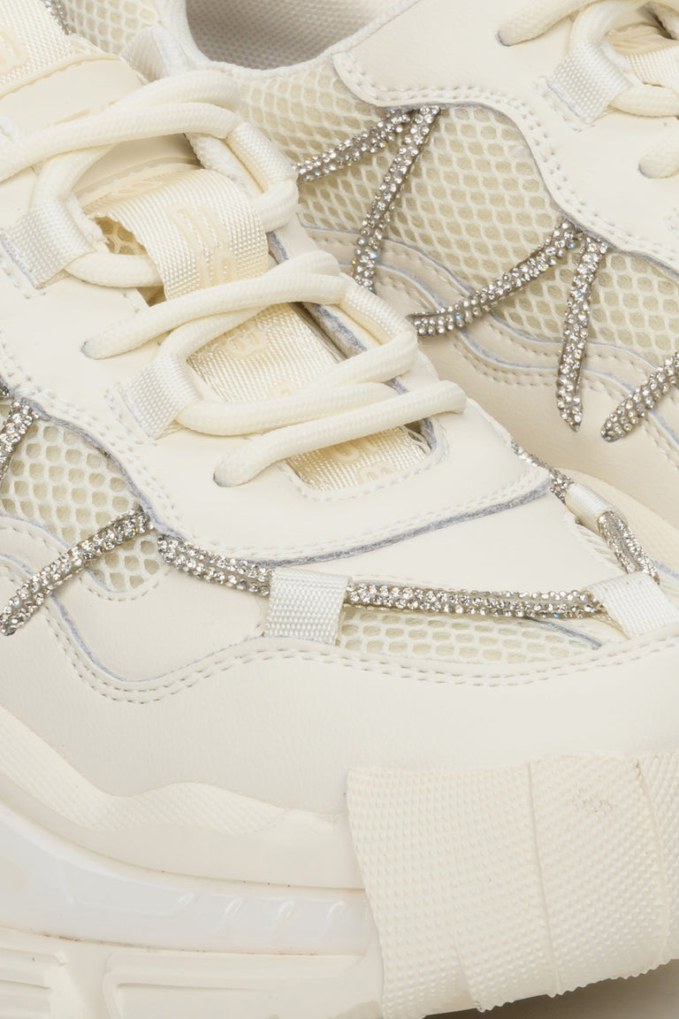 Spring and autumn women's ES 8 sneakers made of mixed materials in a sporty style, beige color.