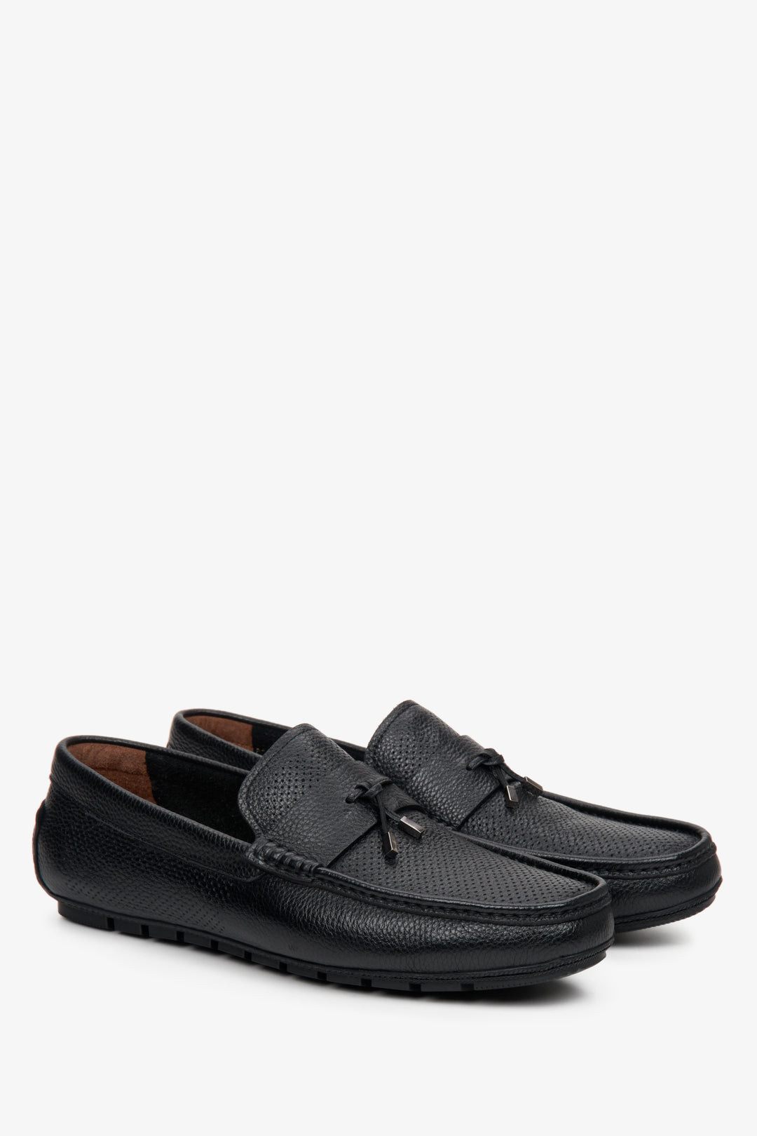 Estro men's black loafers made of genuine leather - presentation of the toe and side seam of the shoeю