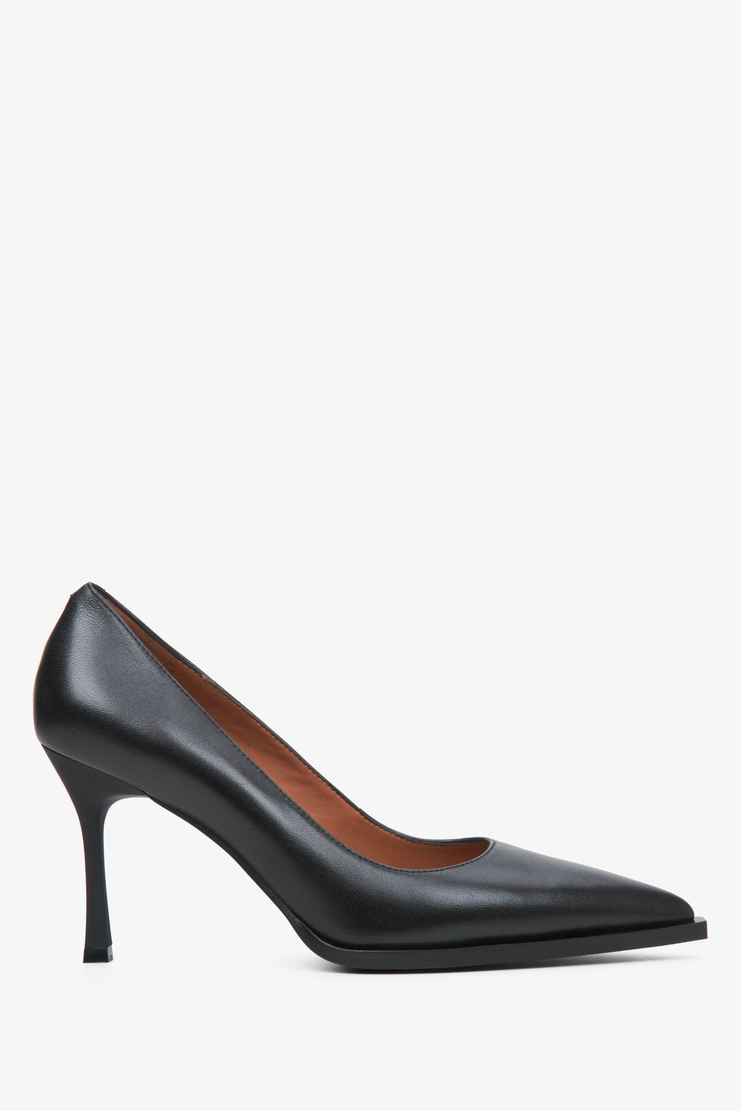Women's Black Pumps made of Genuine Leather with a Pointed Toe Estro ER00113715.