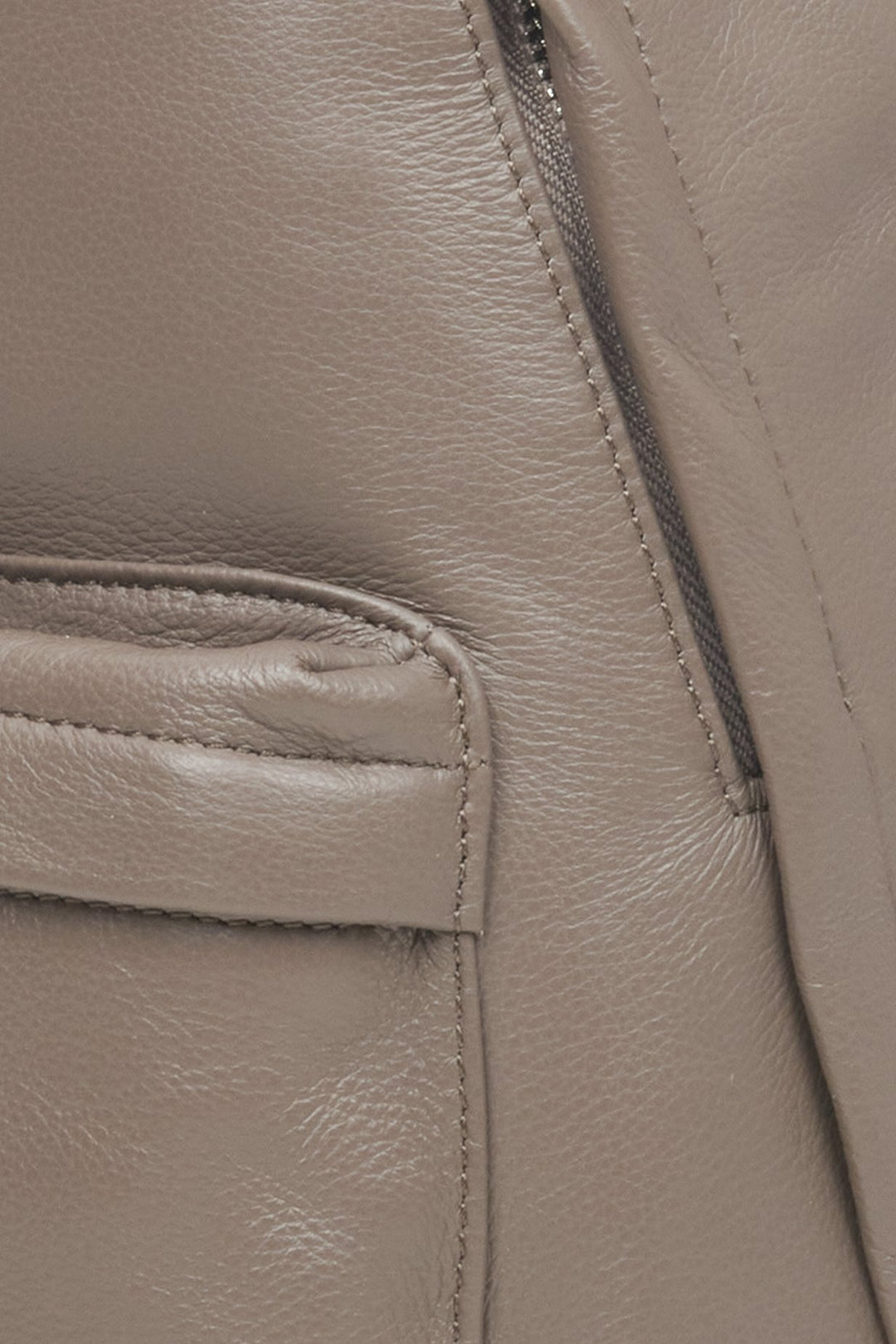 Big women's grey and brown backpack made of genuine leather by Estro - close-up of the details.