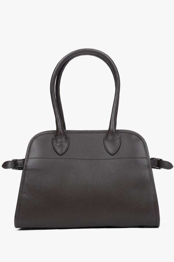 Convenient dark brown women's satchel handbag, made of premium Italian leather, from the Estro brand.