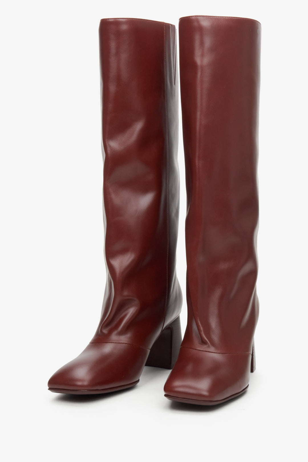 Burgundy genuine leather high boots Estro - presentation of the ti of the shoes.