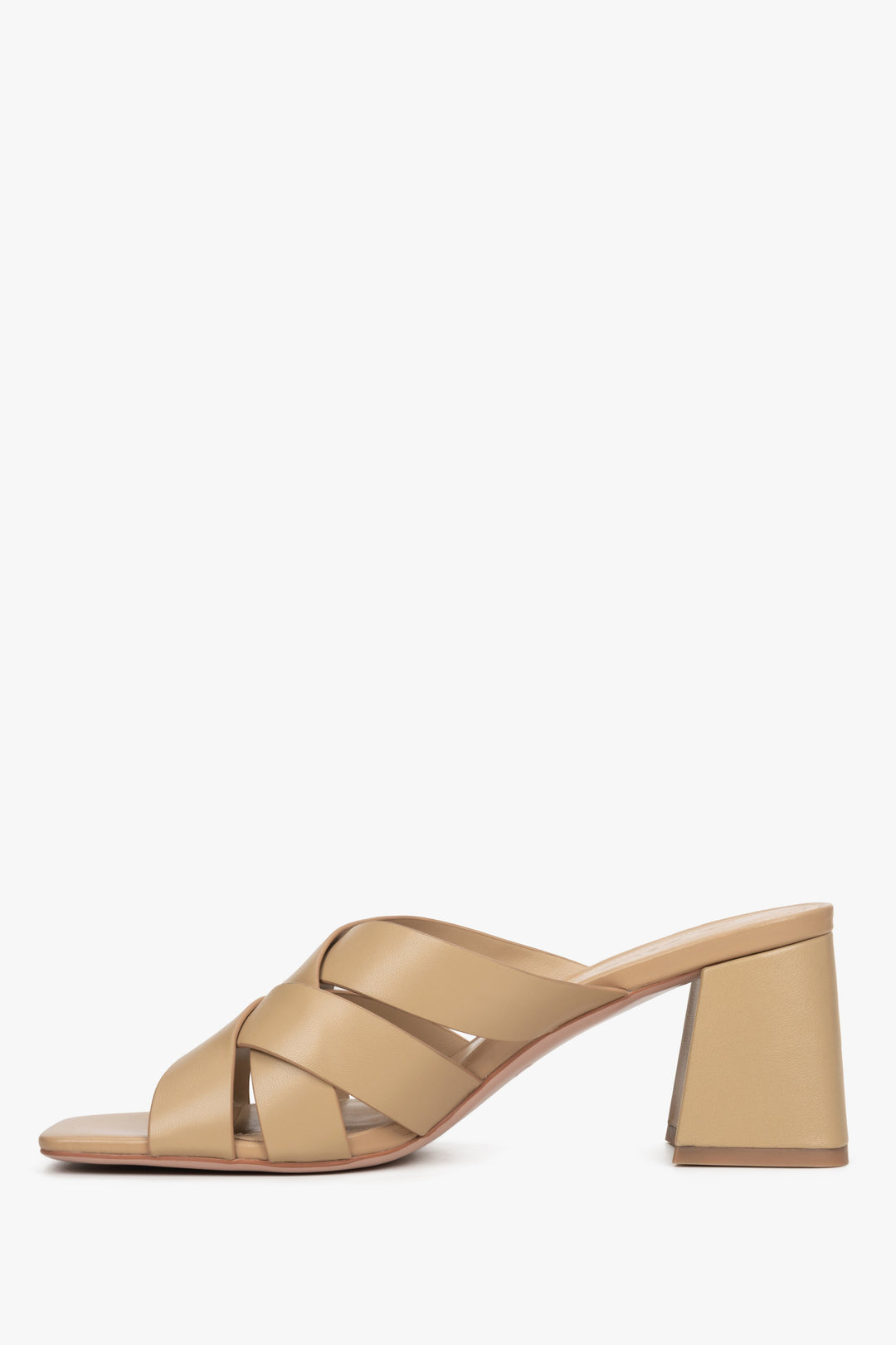 Estro women's beige sandals with a block heel - shoe profile.
