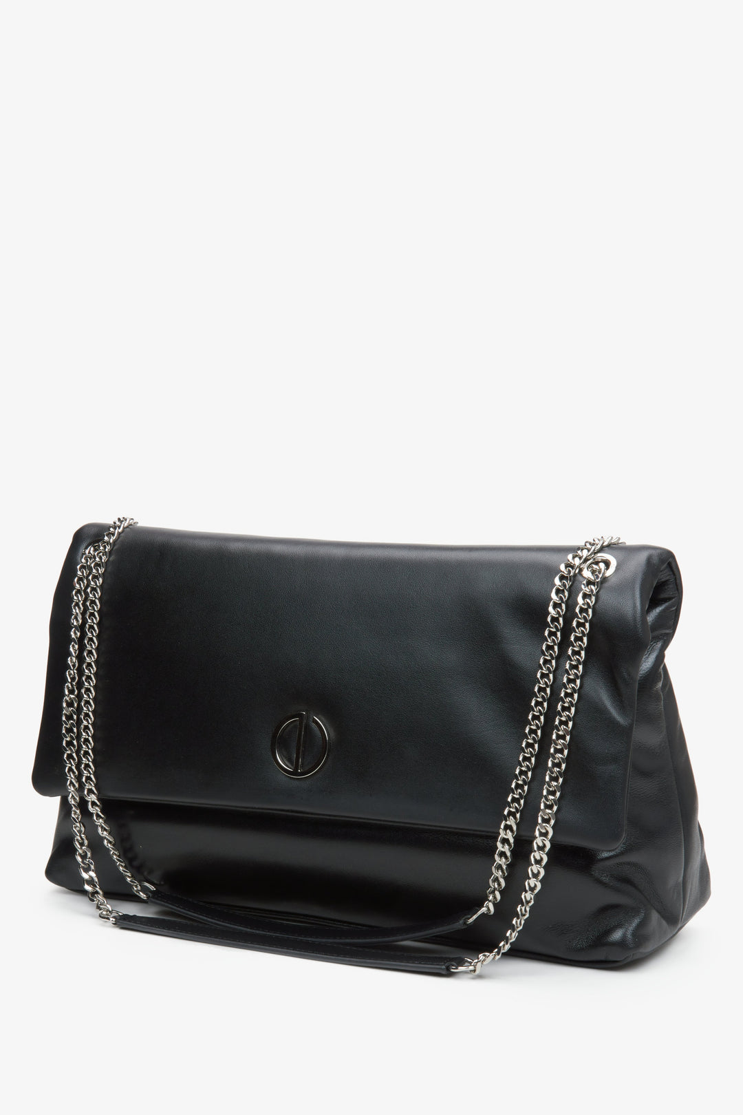 Women's black handbag with a chain strap Estro.