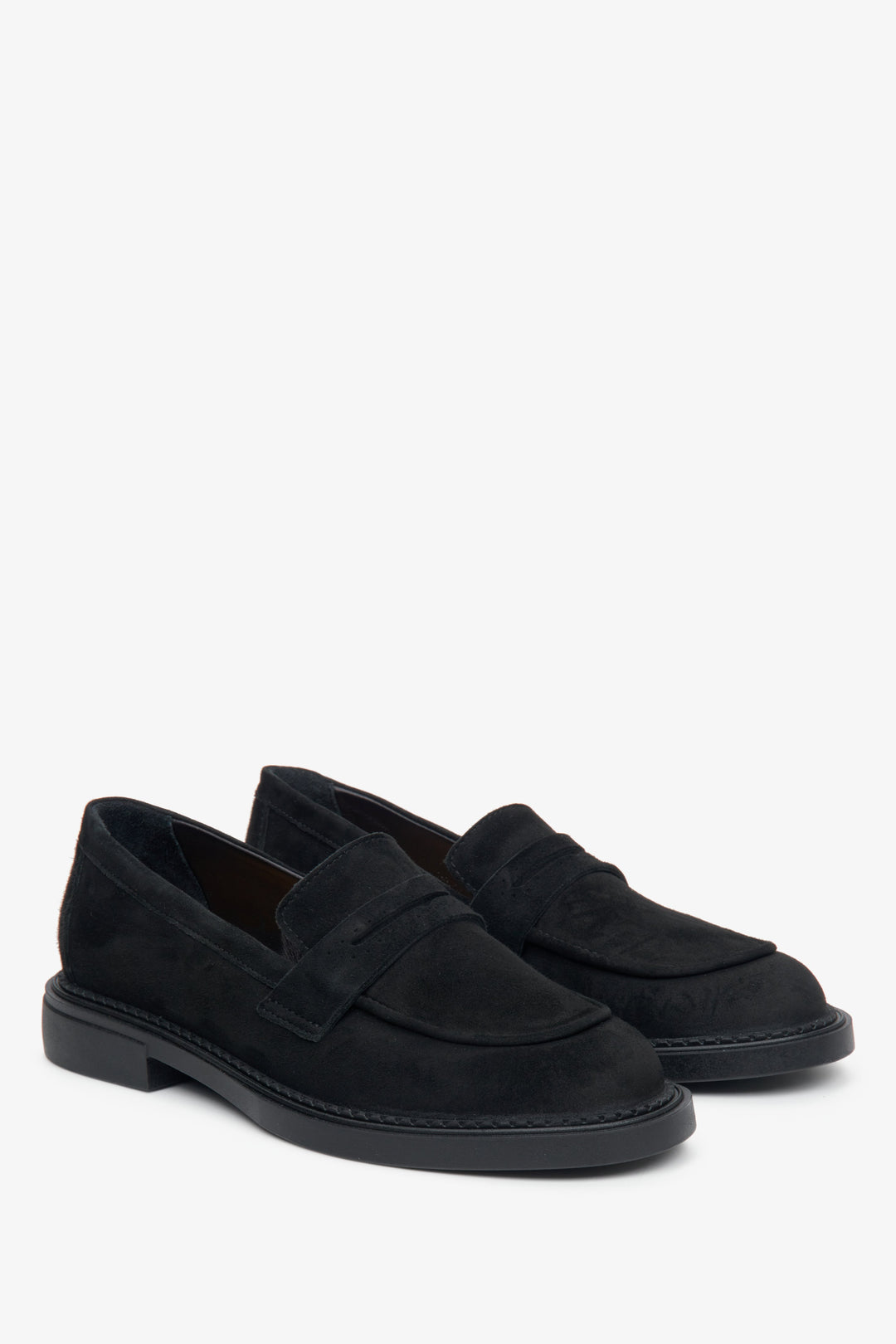 Women's black suede loafers for fall Estro.