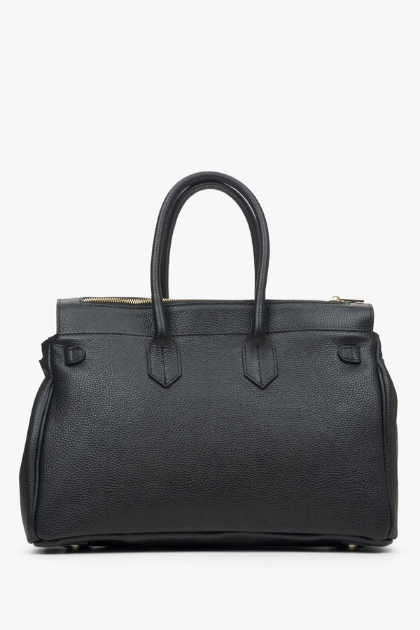 Stylish women's satchel in black, crafted from high-quality Italian genuine leather, offered by Estro in their premium line.