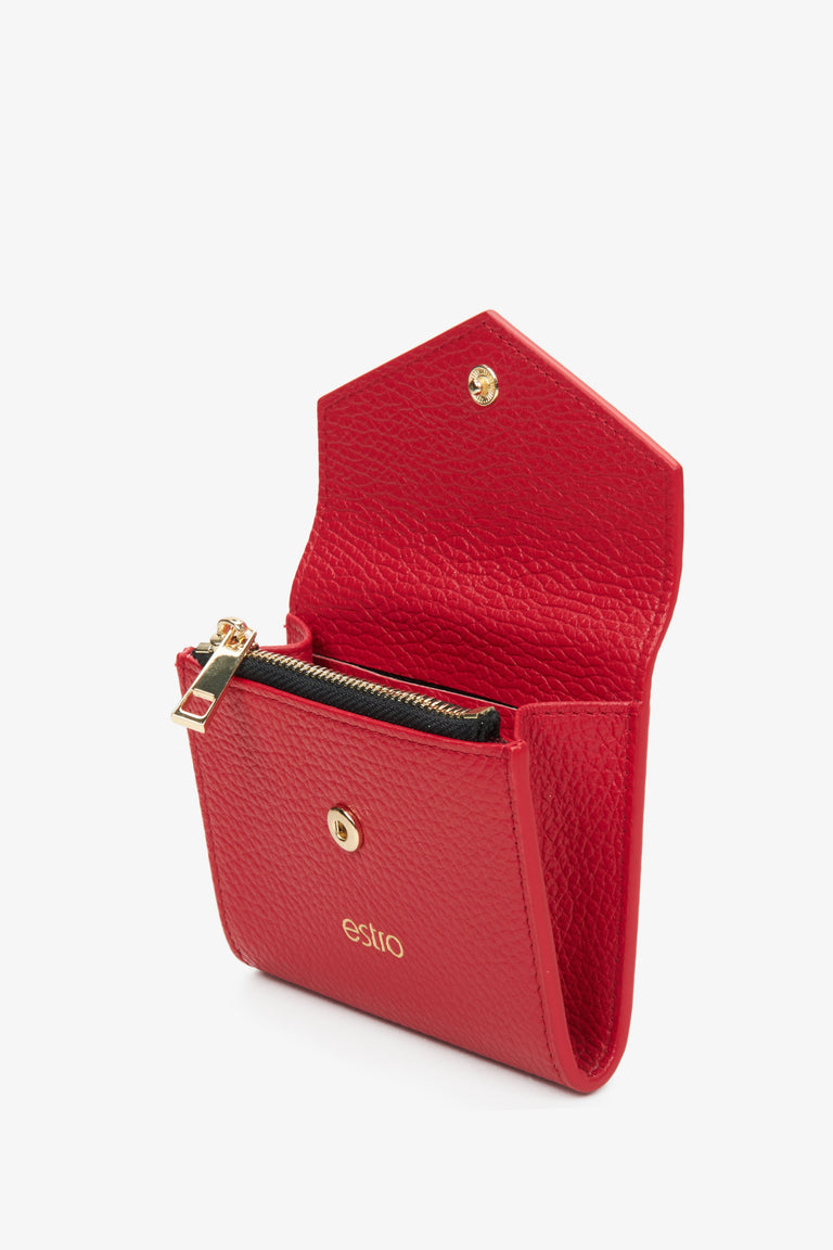 Estro red leather women's wallet - presentation of the model when opened.