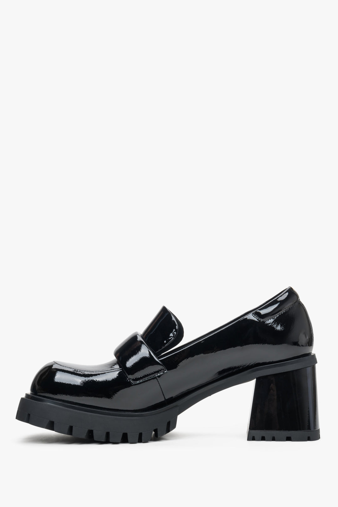 Women's black loafers with a heel made of patent leather by the Estro brand - shoe profile.