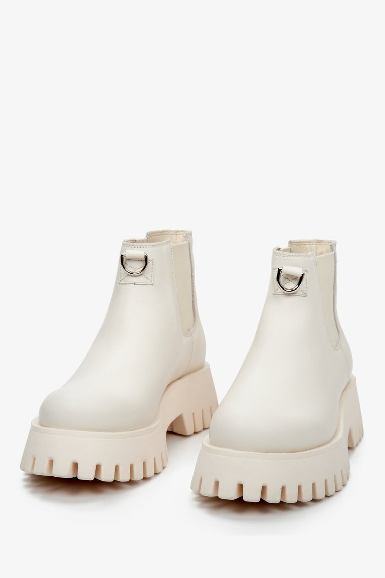 Women's beige leather fall ankle boots: slip-on style, Estro brand.