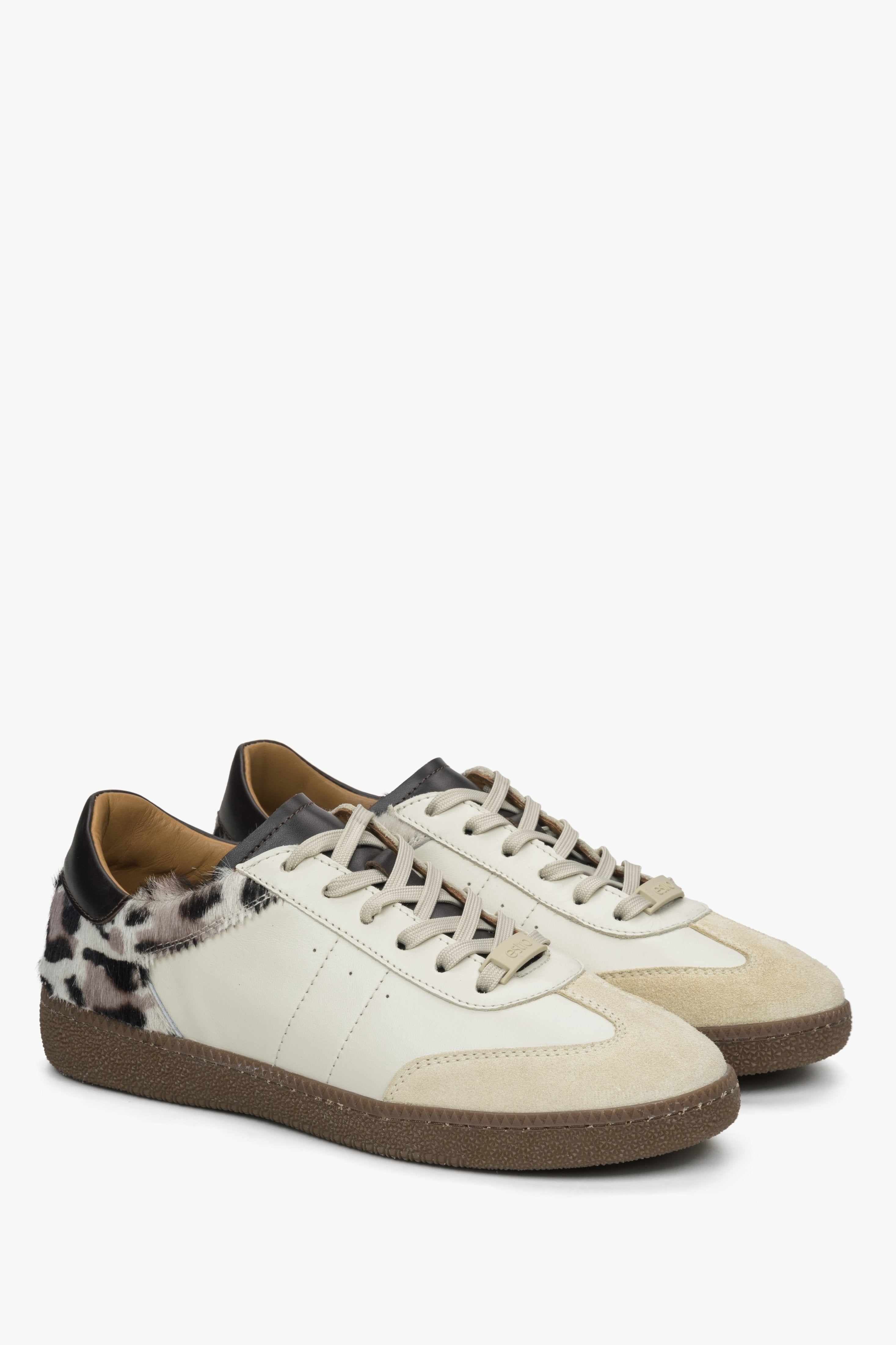 Estro leather women's beige sneakers.