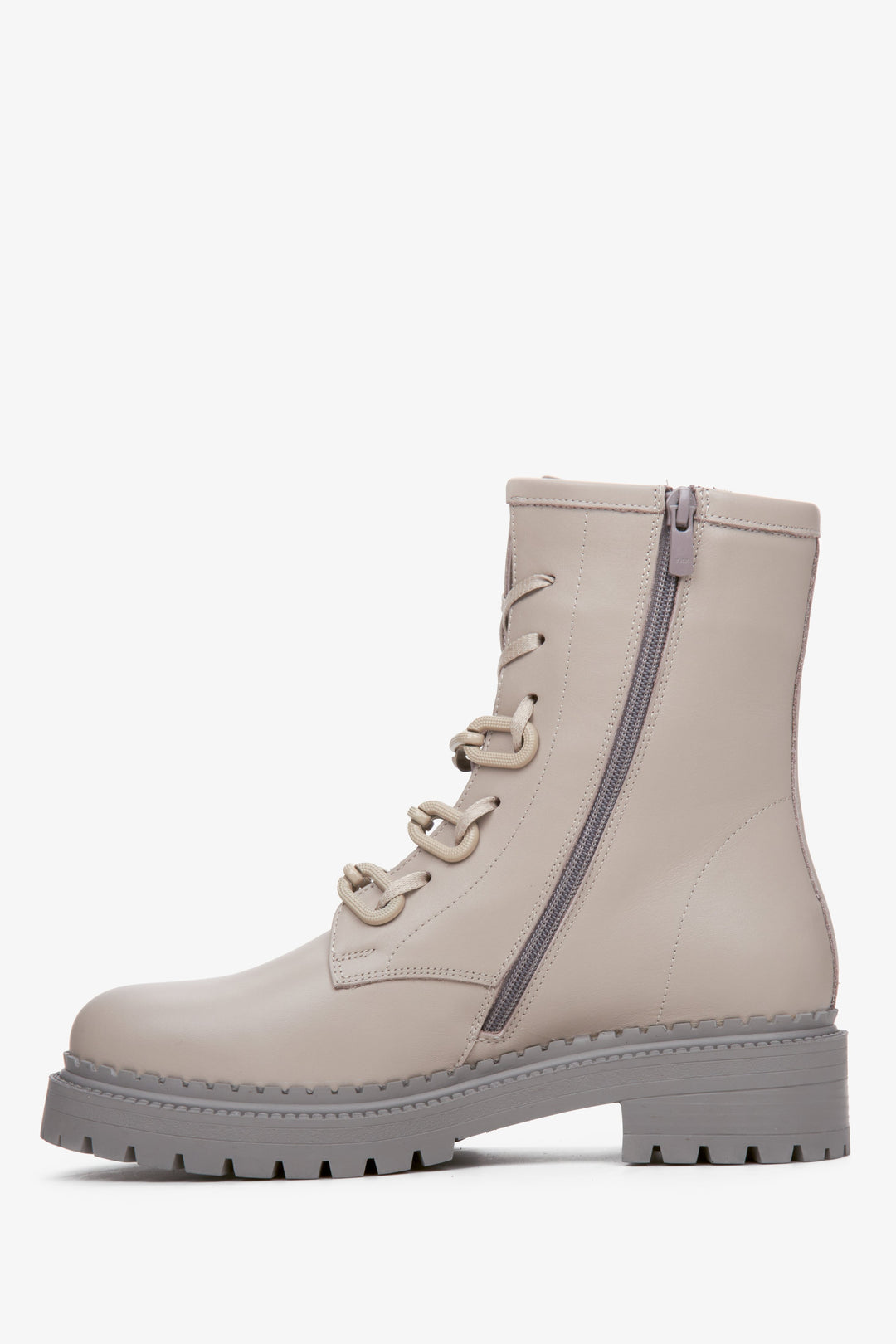 Women's grey ankle boots made of genuine leather Estro - shoe profile.