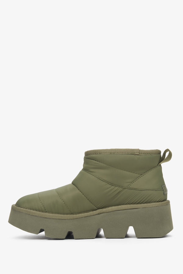 Low women's green winter snow boots with insulation by Estro - shoe profile.