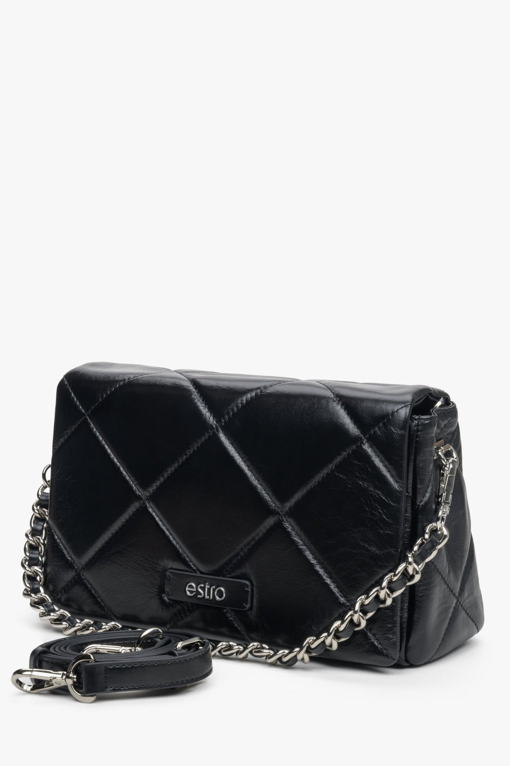 Estro women's bag made of genuine leather in black colour with a chain strap.