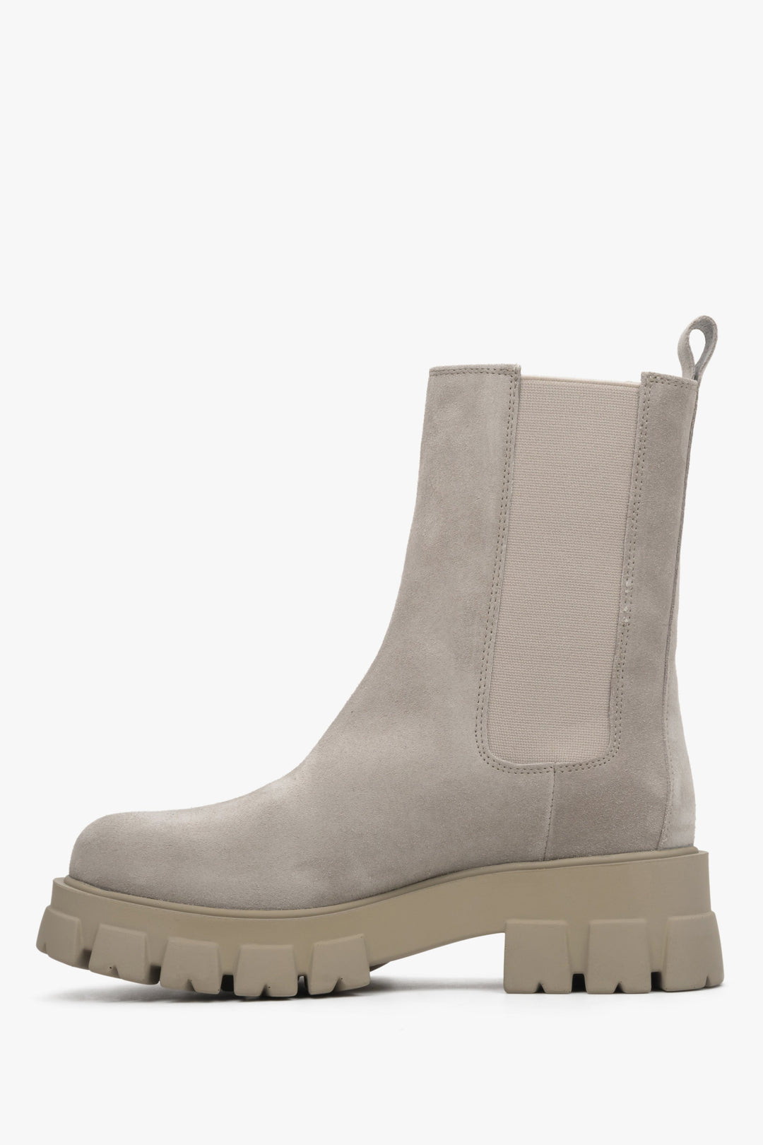 Women's ankle-high velour boots in natural grey color - Estro brand shoe profile.