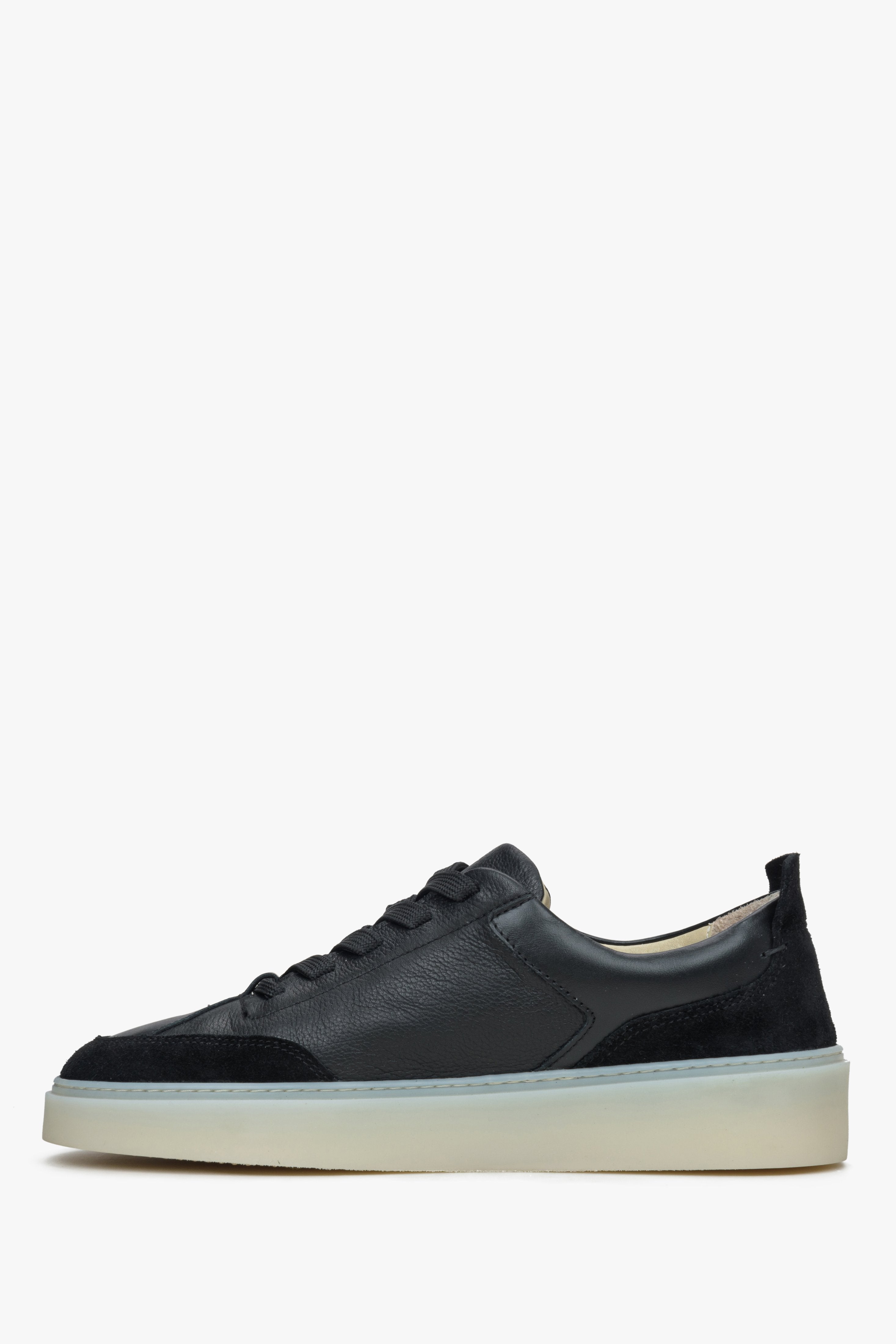 Women's leather-velour sneakers on a flexible sole in black - shoe profile.