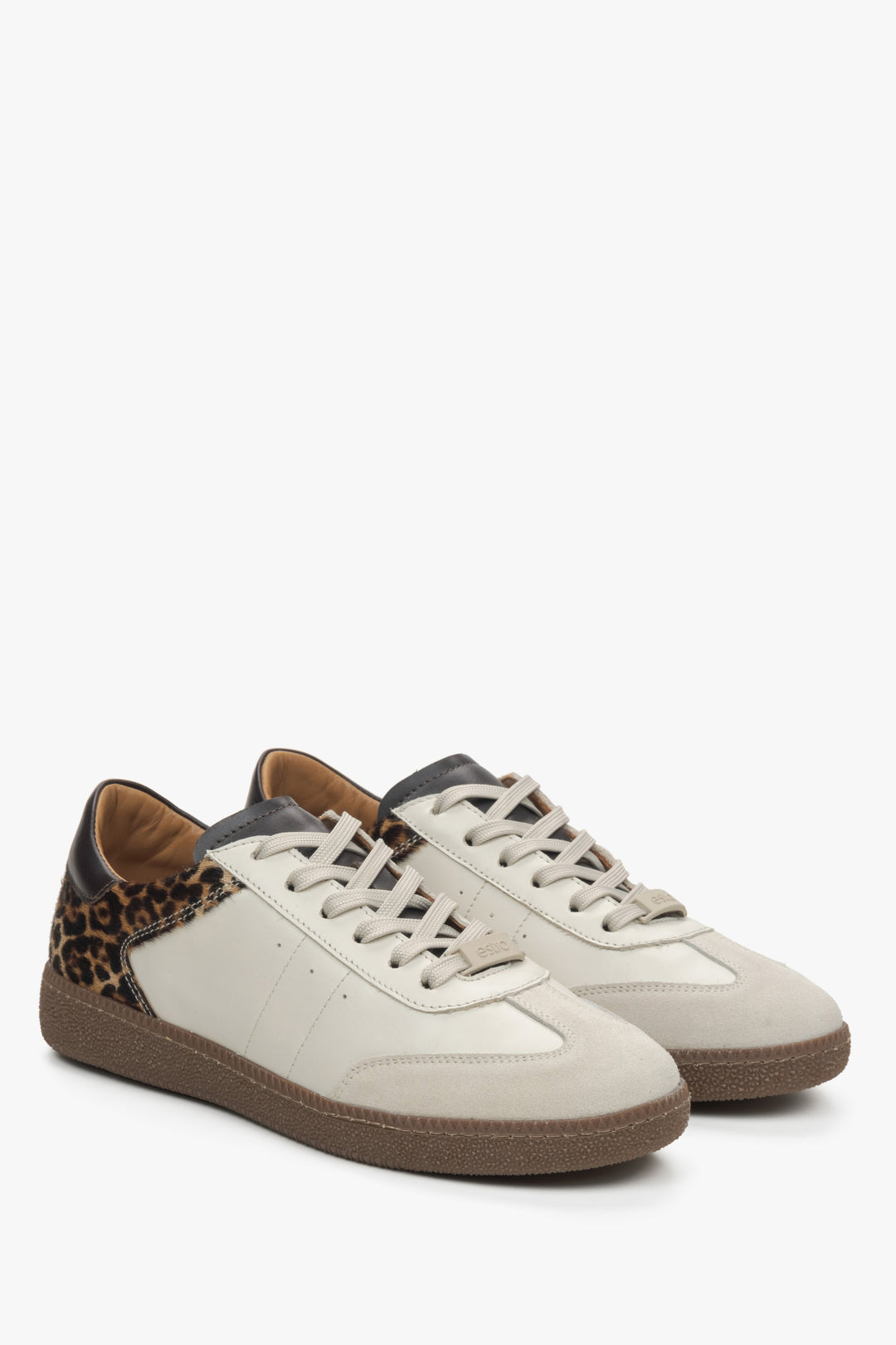 Estro leather women's beige sneakers with a leopard print.