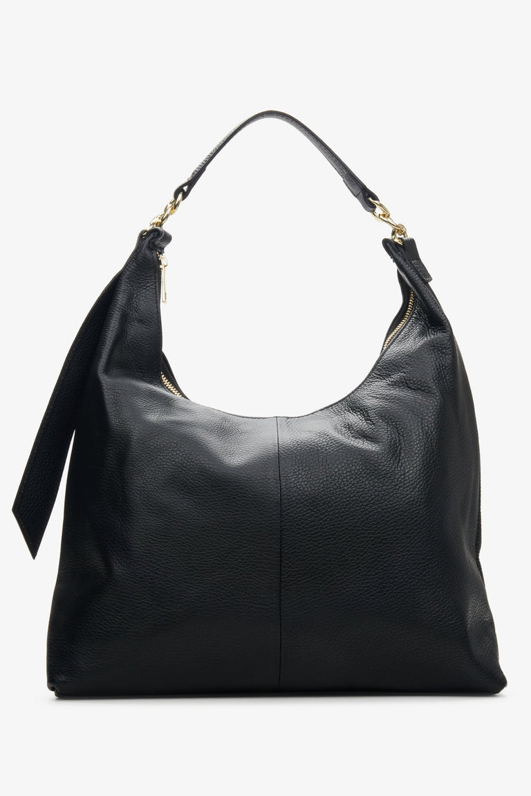 Women's black shopper bag made of Italian genuine leather by Estro.