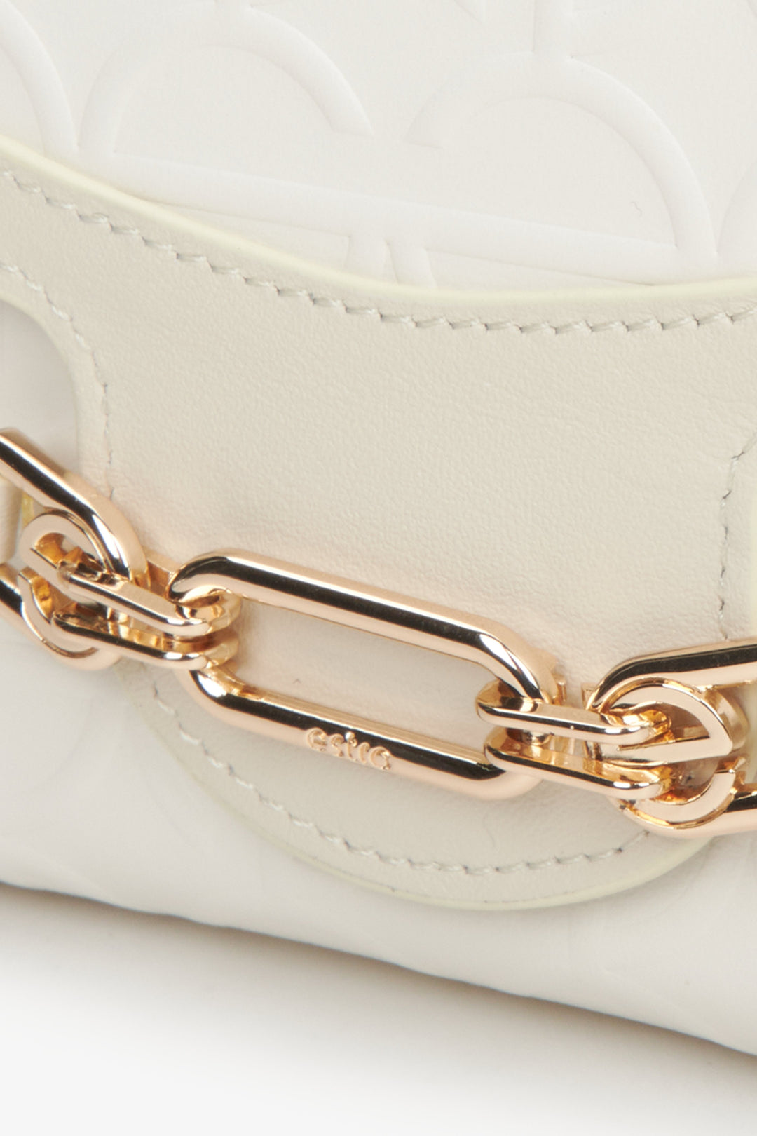 Beige Estro women's compact wallet made of genuine leather - close-up on details.