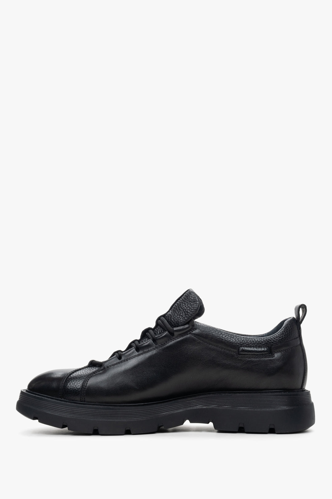 Men's black genuine leather sneakers - shoe profile.