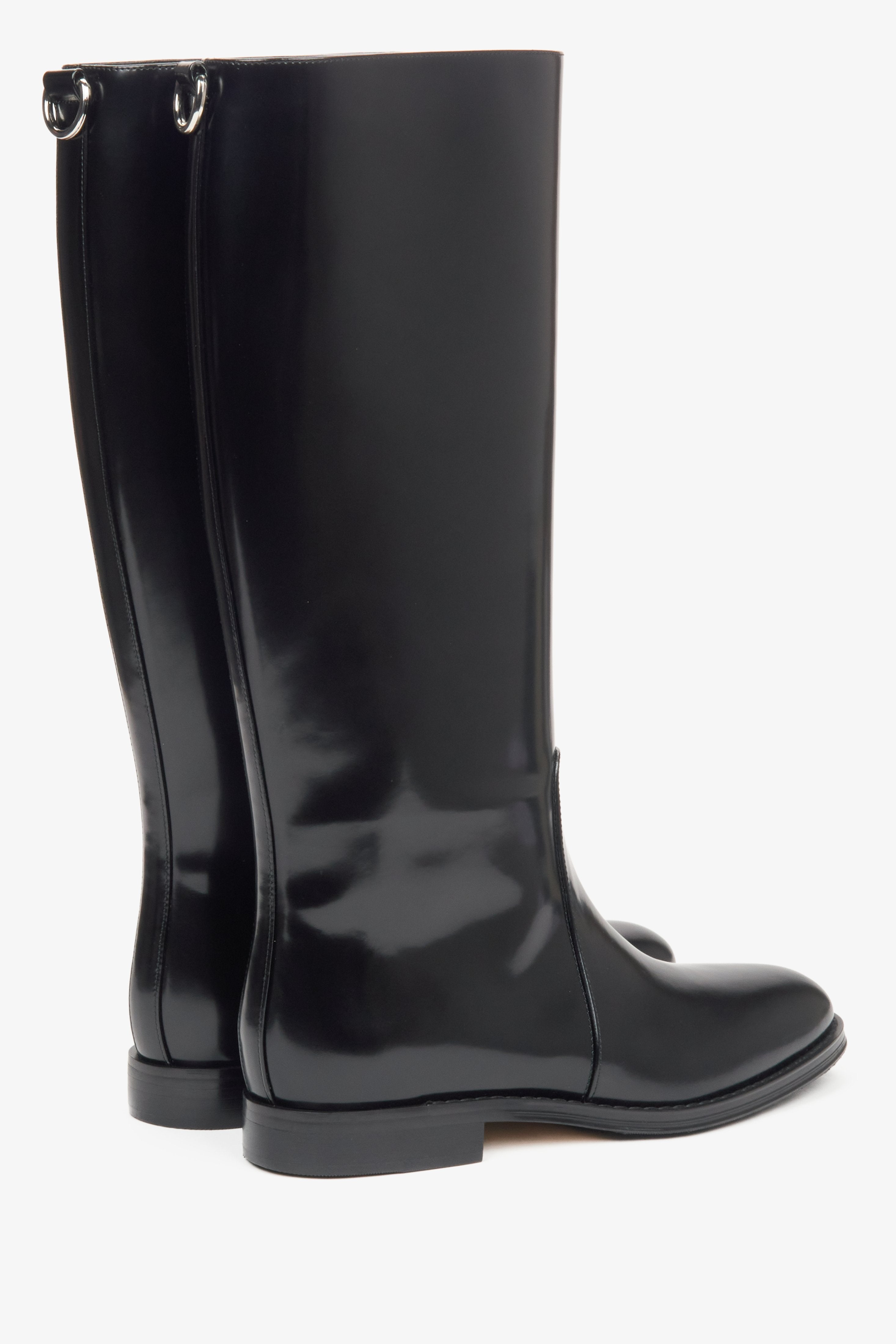 High-gloss black leather knee-high boots for women with a wide shaft by Estro - close-up of the shaft from the back and side.