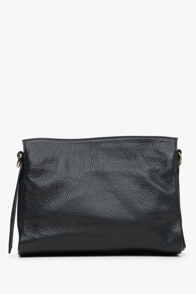 Black leather women's crossbody bag by Estro with an additional strap.