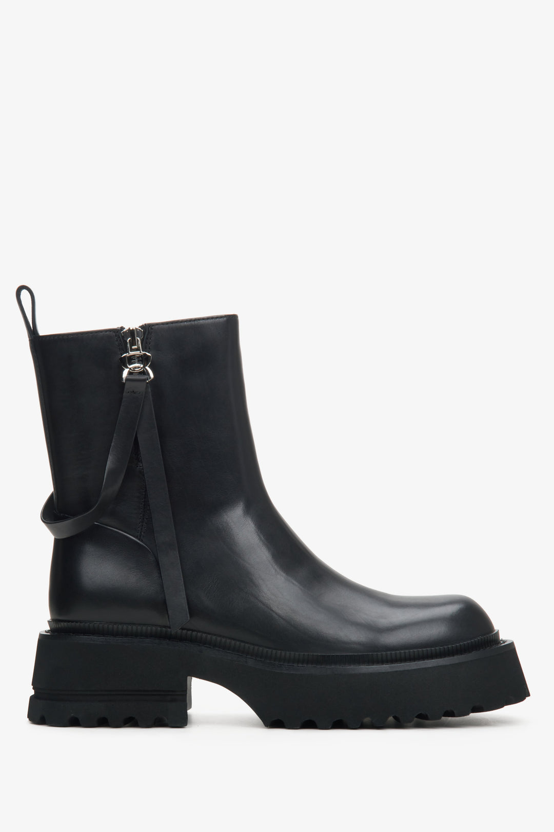 Women's Black Boots made of Genuine Leather with Decorative Strap Estro ER00114330.