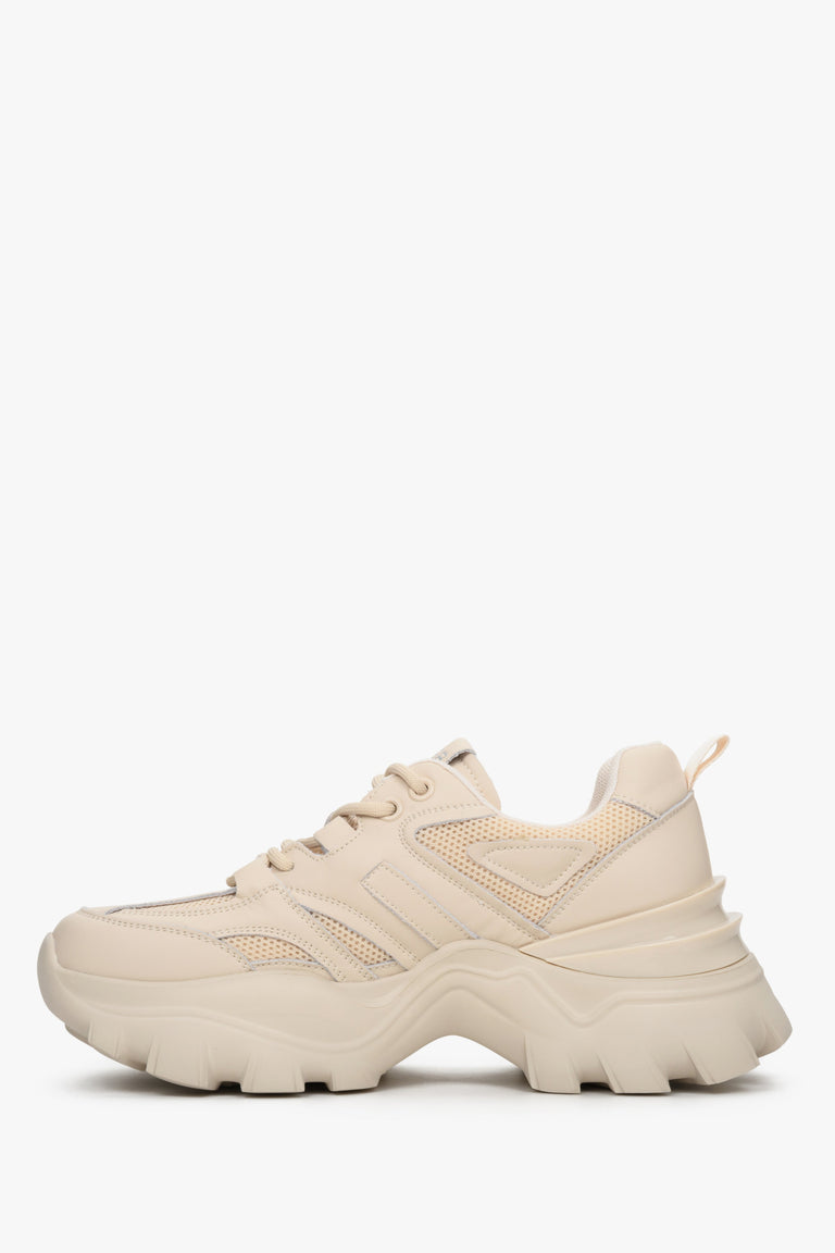 Low-Top women's beige sneakers Estro - shoe profile.