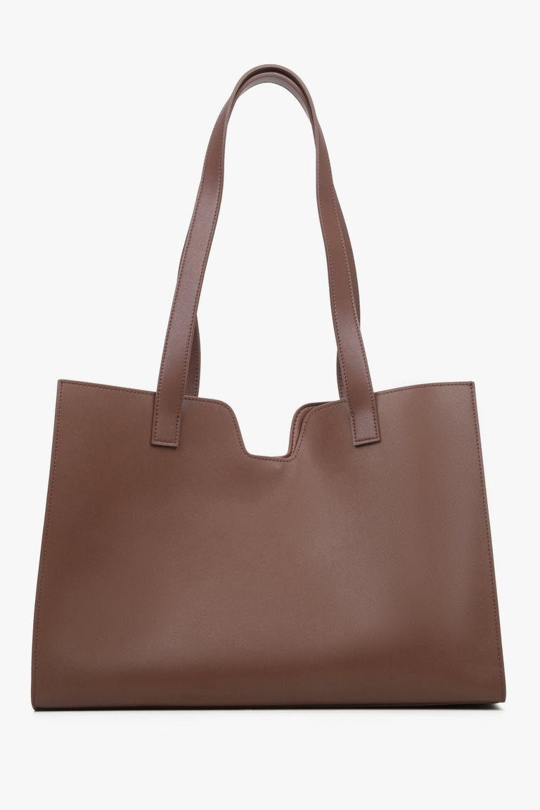 Women's dark brown leather shopper bag by Estro.