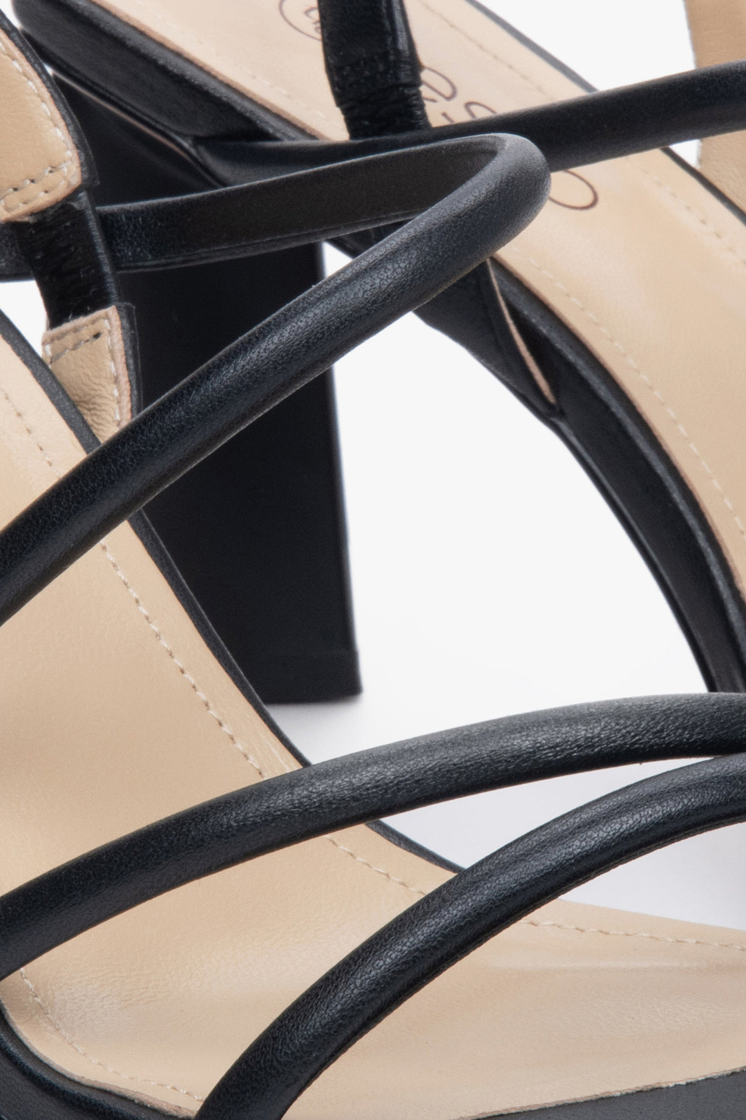 Strappy black women's sandals by Estro made of natural leather - a close up on details.