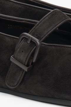 Dark brown ballet flats made of soft genuine velour by Estro – a blend of elegance, comfort, and a subtle touch in the form of a buckle.