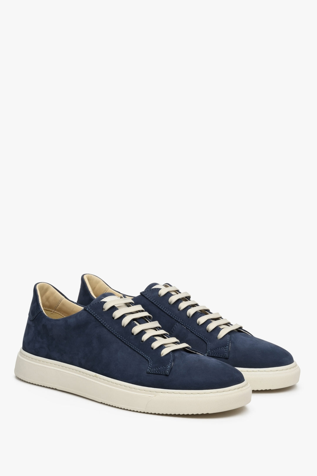 Men's Estro nubuck sneakers in navy blue - presentation of the top of the shoe and the side seam.