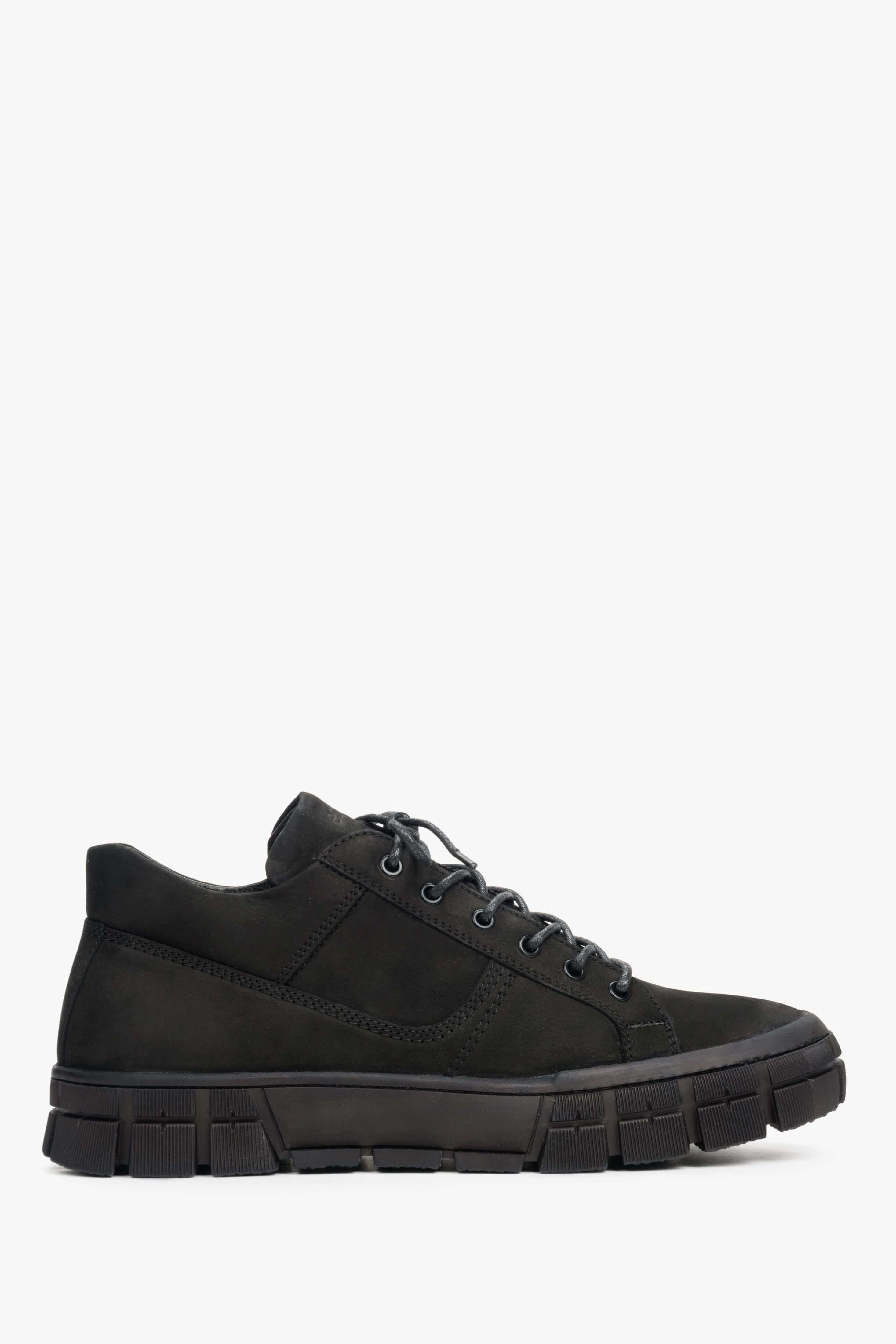 Black lace-up men's nubuck shoes - shoe profile.