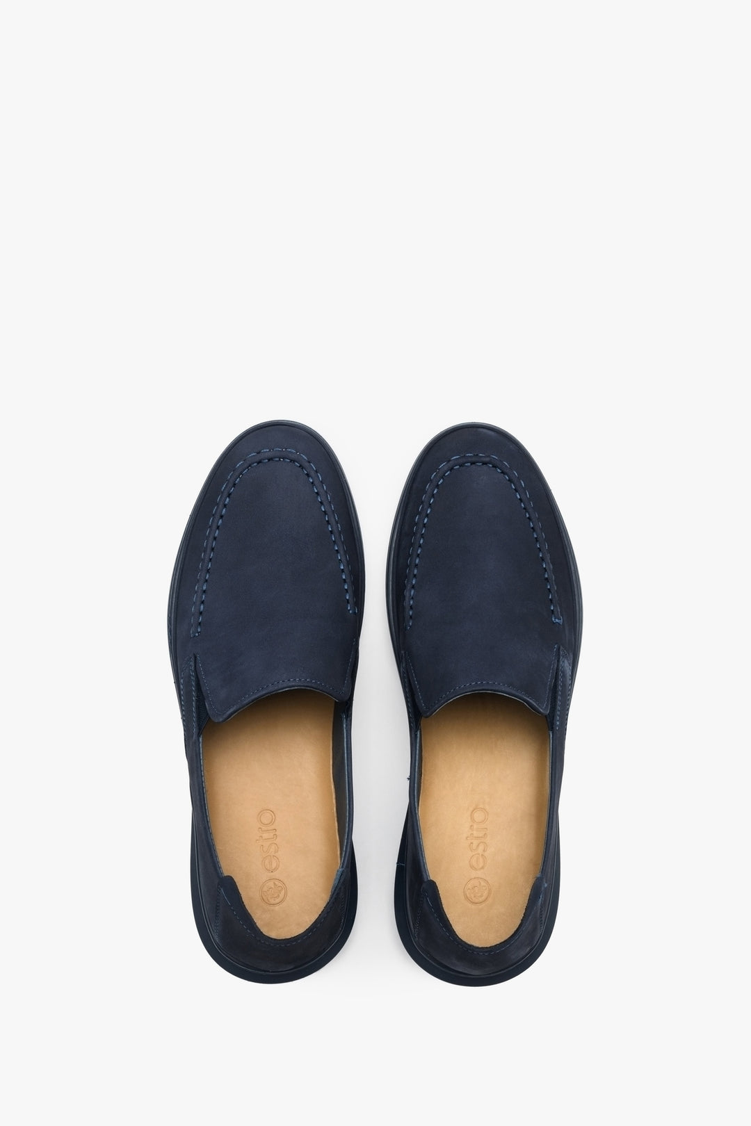 Men's Estro moccasins in dark blue - close-up on the upper part of the shoe.