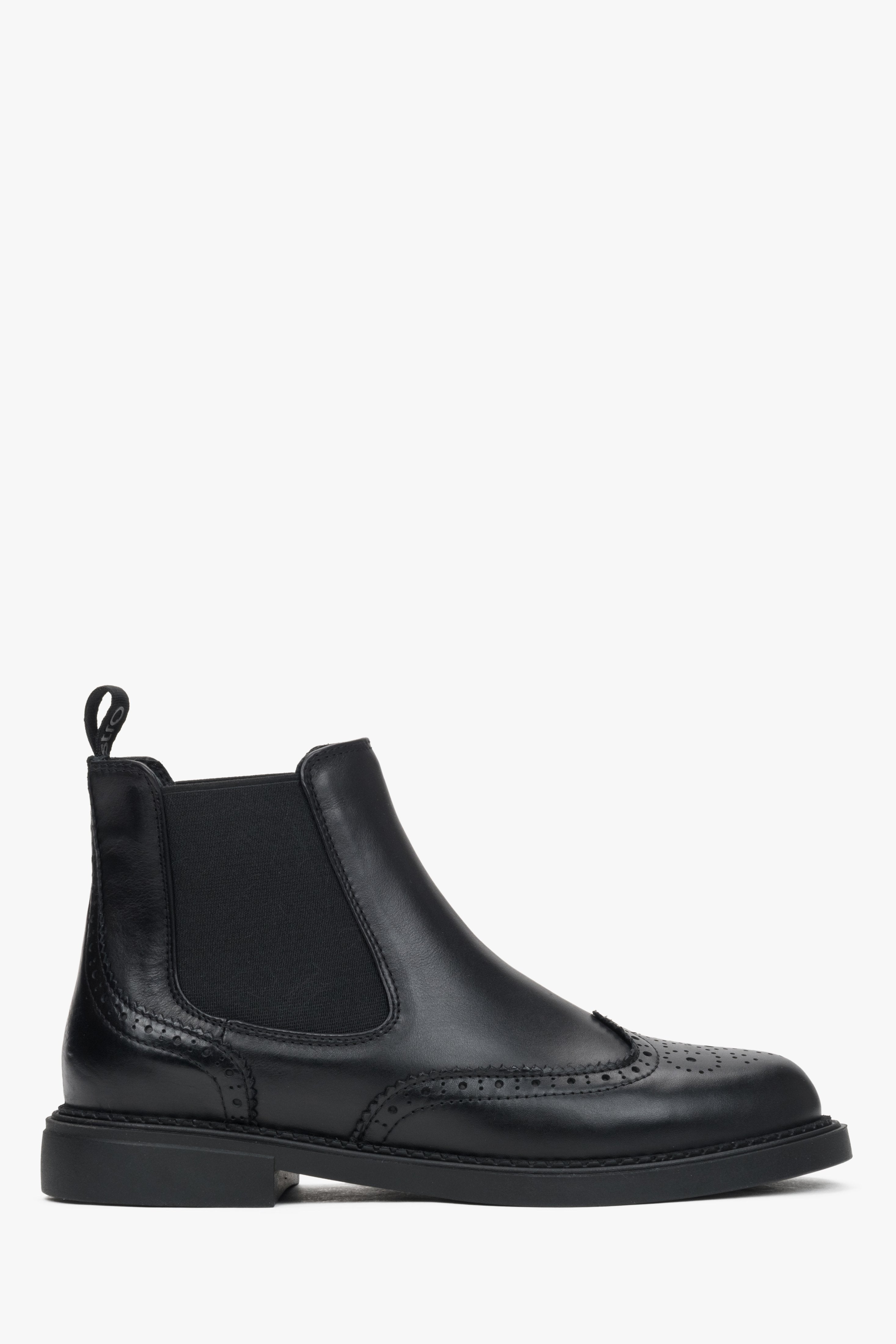 Women's Black Low-Top Chelsea Boots made of Premium Italian Genuine Leather Estro ER00116389.