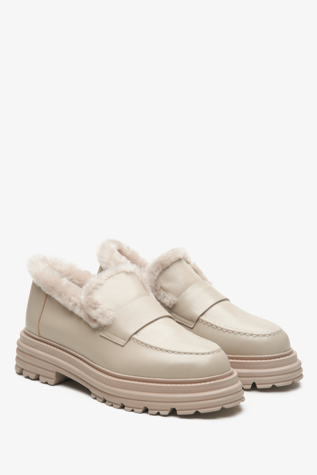 Winter women's moccasins in beige with fur lining by Estro.