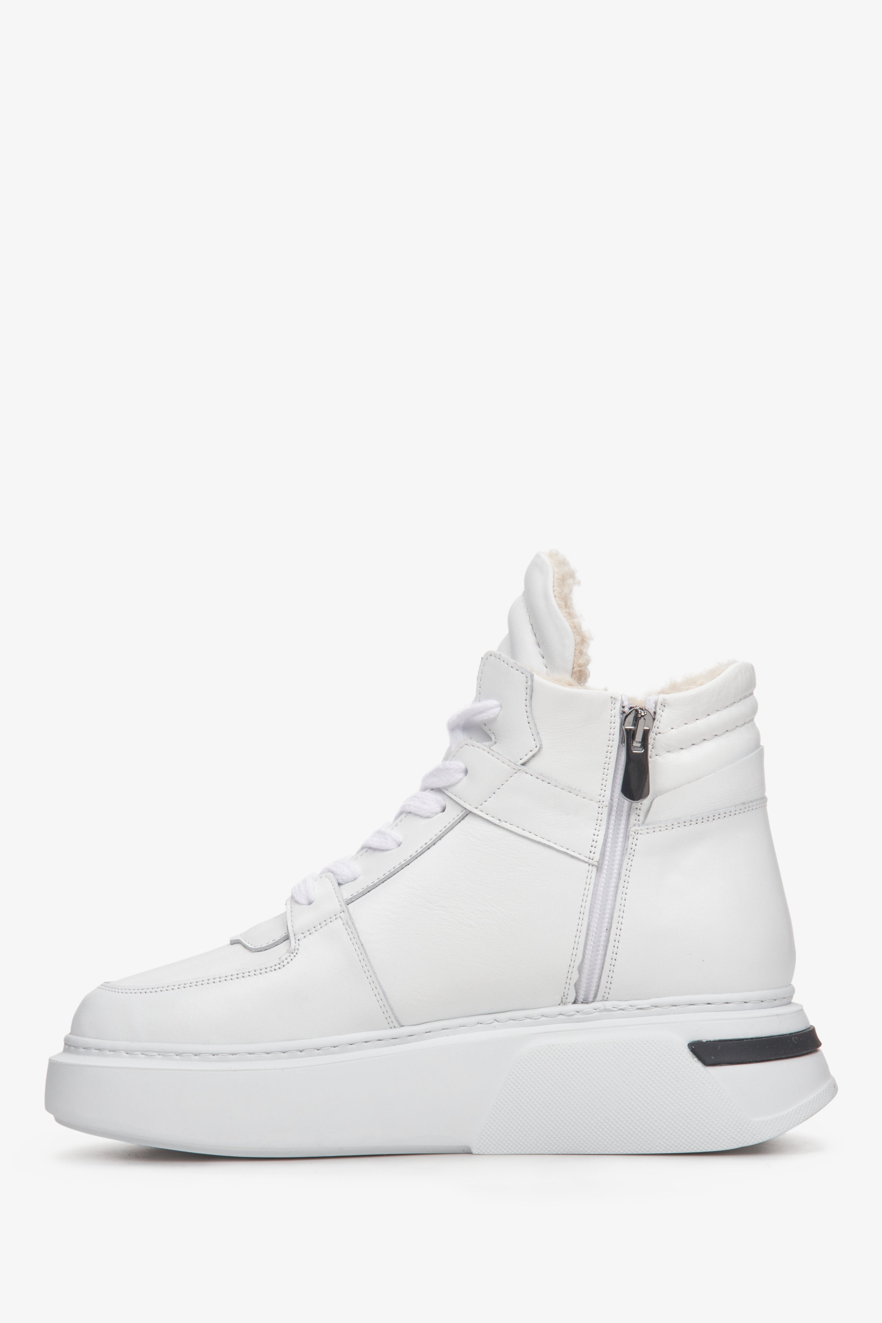 White high-top women's winter sneakers with insulation by Estro - shoe profile.