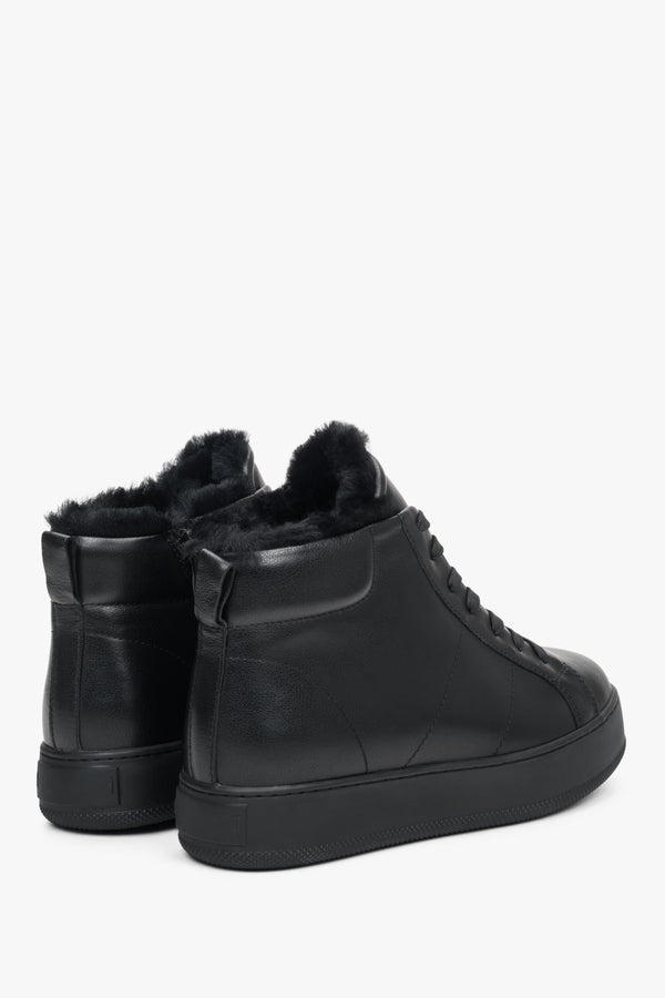 Winter women's sneakers by Estro - rear part of the shoe in black.